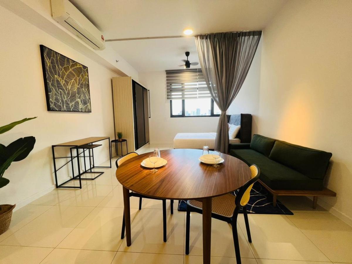 Chambers Serviced Suites Klcc By Cozy Stay Kuala Lumpur Exterior photo